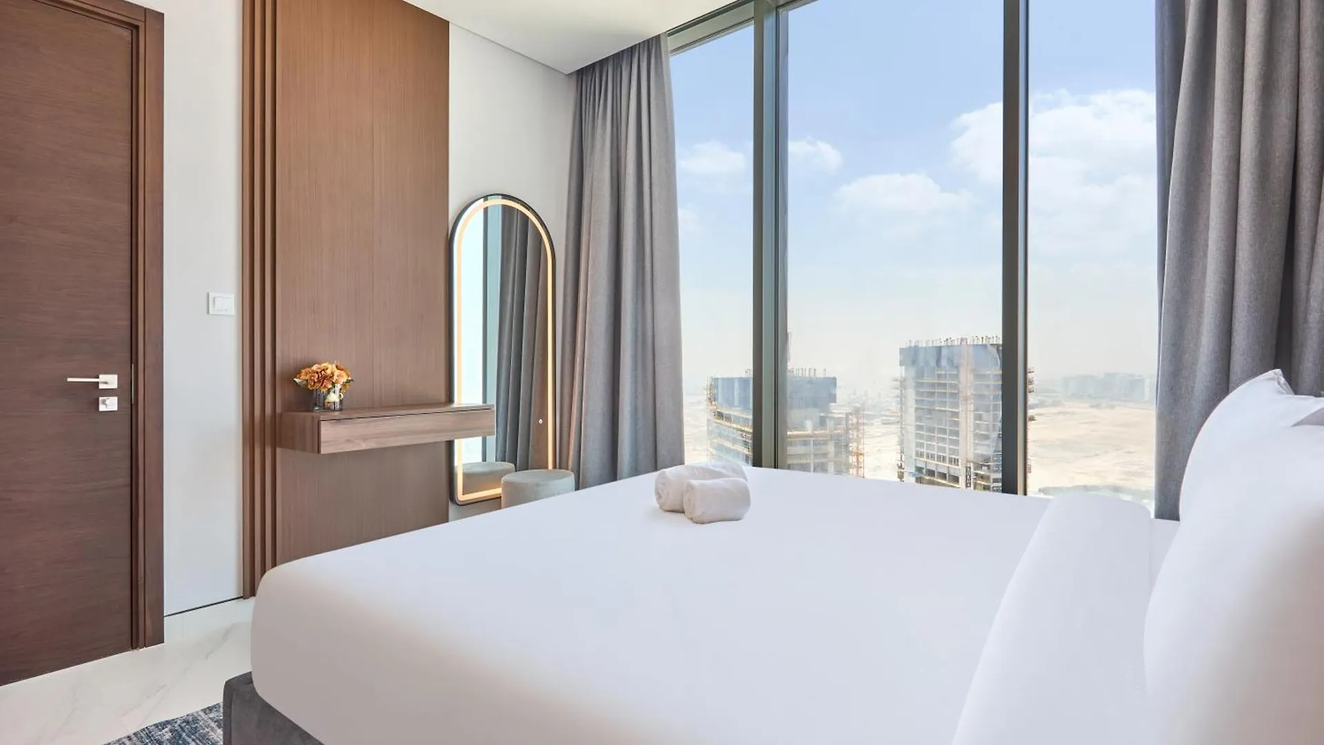 Stay By Latinem Luxury 1Br Holiday Home Cvg 4010 Near Burj Khalifa Dubai Apartment